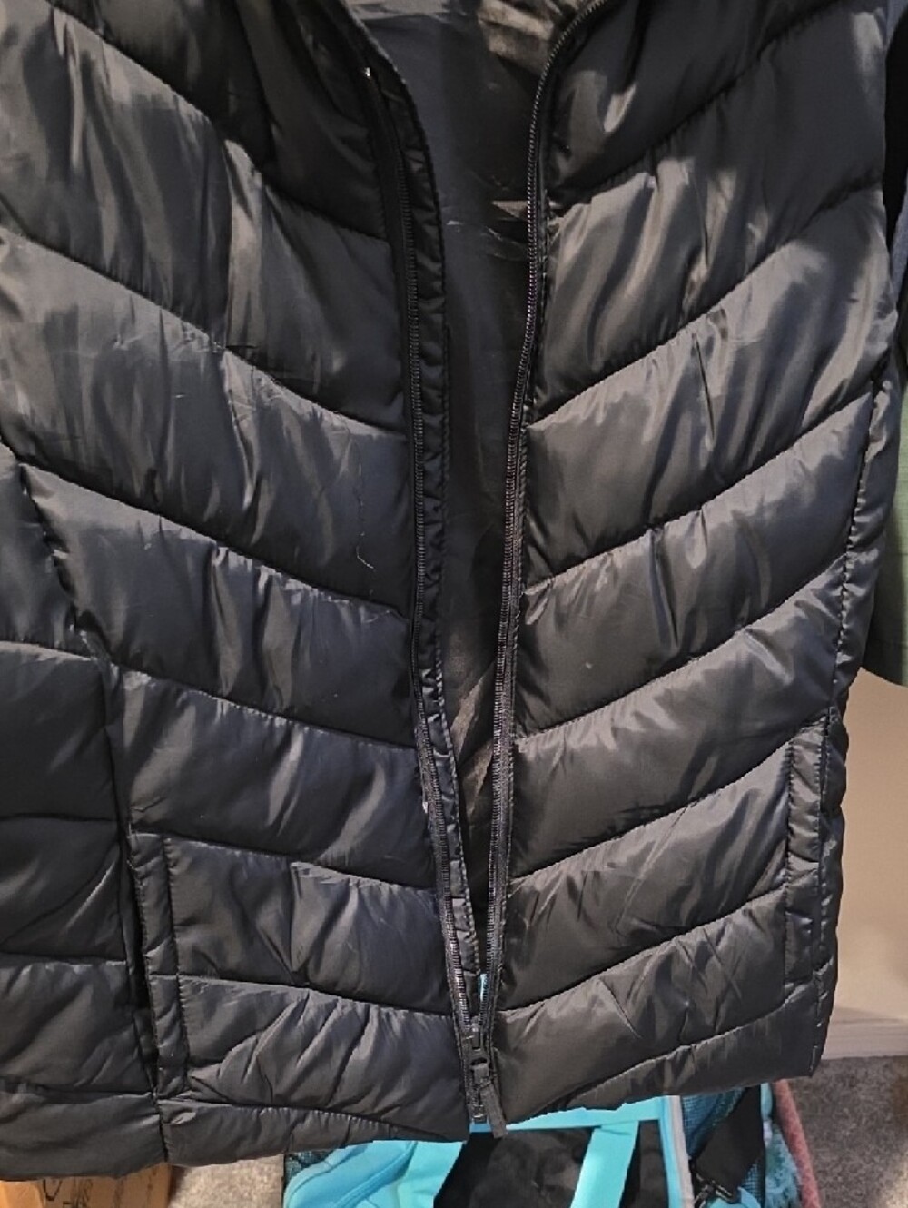 SO Black Quilted Packable Puffer Vest - Picture 5 of 8